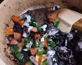 Foto langkah ke 4 dari resep Tumis Cumi Tinta Hitam.