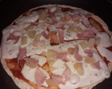 Foto del paso 2 de la receta: Pizza express, 3 ingredientes, 15 minutos (sin horno)
