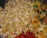 Foto langkah ke 5 dari resep Tumis Sayur Campur (Isian Pizza Mini dan Roti Pawa).