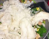 Foto langkah ke 5 dari resep Kwetiaw Goreng Ayam.