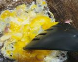 Foto langkah ke 2 dari resep Orak Arik Telur Buncis Wortel.