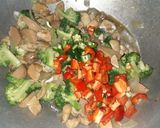 Foto langkah ke 4 dari resep Brokoli bakso saus tiram.