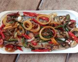 Foto langkah ke 4 dari resep Tumis Ikan Asin Pedas.