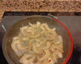 Foto del paso 2 de la receta: Espaguetis con langostinos al ajillo