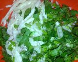 Foto del paso 8 de la receta: Hueso de cerdo guisado y ensalada