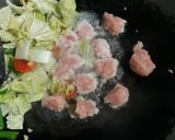 รูปขั้นตอนการทำที่ 2 ของ ผัดผักหมูเด้งใส่ไข่