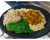 Foto langkah ke 7 dari resep Mie Ayam Bakso Ternyata Lebih Enak Bikin Sendiri Loh.
