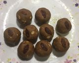 A picture of step 6 of Atta Ladoo / Pinni.