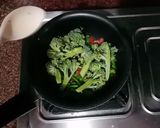 A picture of step 2 of Broccoli soup.