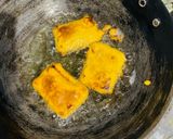 A picture of step 3 of Bread Pakoda.