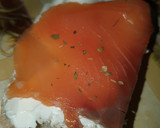 Foto del paso 3 de la receta: Tosta de salmón ahumado 🐟