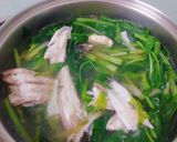 Hình bước làm 3 của món Canh cải bó xôi cá rô đồng