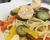 Foto langkah ke 5 dari resep Spaghetti Aglio Olio with Prawn.