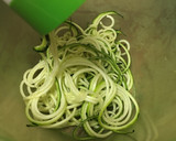 Foto del paso 1 de la receta: Espaguetis de calabacín