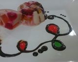 A picture of step 4 of Cathedral window jelly dessert.