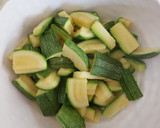 Foto del paso 4 de la receta: Ensalada de calabacitas a la vinagreta