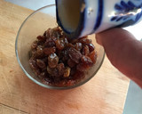 Foto del paso 3 de la receta: Coca de pasas. (y nueces)