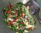 Foto langkah ke 4 dari resep Tumis Cuwik Kemangi.