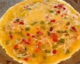 Foto del paso 2 de la receta Tortilla de verduras rellena de jamón y queso