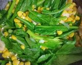 Foto langkah ke 3 dari resep Tumis Sawi Jagung Tauge.