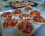 Foto langkah ke 6 dari resep Mini Pizza 🍕 (Simple).