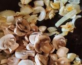Foto del paso 4 de la receta: Pollo desmechado con crema de champiñones