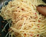 Spaghetti Aglio Olio recipe step 8 photo