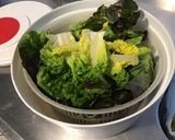 Une image de l'étape 4 de Laitue rougette aux petits oignons blancs et herbes aromatiques.