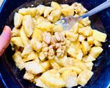 A picture of step 3 of Guava walnuts salad.