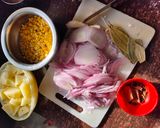 A picture of step 2 of Akhni pulav.