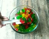 Foto langkah ke 4 dari resep Es Kelapa Muda Jelly Warna.