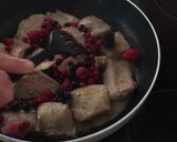 Foto del paso 4 de la receta Secreto de cerdo a la cerveza negra con frutos rojos