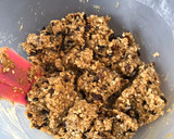 A picture of step 4 of No-bake Fruity oatmeal protein bars (V).