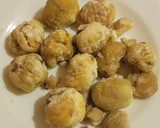 Foto del paso 5 de la receta: Castañas hervidas con uvas