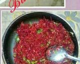 A picture of step 4 of Stuff beetroot paratha.