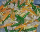 Foto langkah ke 4 dari resep Tumis Ayam & Sayur Saus Teriyaki.