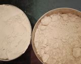 A picture of step 1 of Panjiri Laddu recipe from flour and gram flour.