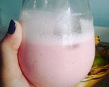 A picture of step 3 of Strawberry Yogurt Smoothie.