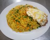 A picture of step 2 of Indomie jollof.
