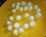 A picture of step 3 of Stuffed milk ball.