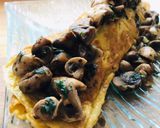 Une image de l'étape 4 de Omelette roulée aux champignons.