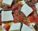 Foto del paso 5 de la receta: Pizza con tomates frescos y anchoitas