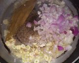 A picture of step 1 of Spinach Soup.