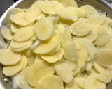 Foto del paso 1 de la receta: Abadejo con papas y cebollas al horno
