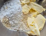 Une image de l'étape 1 de Carré pâtissier à la rhubarbe avec son crumble 😃.