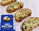 ગાર્લિક બ્રેડ (Garlic Bread Recipe In Gujarati) રેસીપી સ્ટેપ4ફોટો