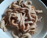 Foto langkah ke 1 dari resep Tumis usus pedas manis.