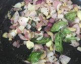 A picture of step 4 of Mushroom curry.