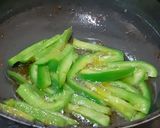 A picture of step 3 of Paneer- matar - capsicum vegetable.
