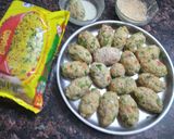 A picture of step 1 of Maggi Rolls.